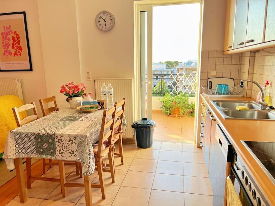 Cozy Fairytal Garden Apartment, Family Friendly, Free Parking, 15 Min To Airport アテネ エクステリア 写真